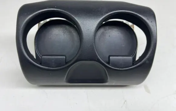 Cup holder front