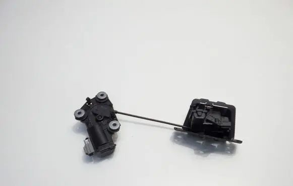 Volvo XC40 Tailgate/trunk/boot lock/catch/latch 32149889