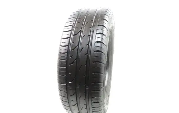 Volkswagen Golf V R16 summer tire 