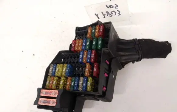 Volkswagen Touareg I Fuse box set