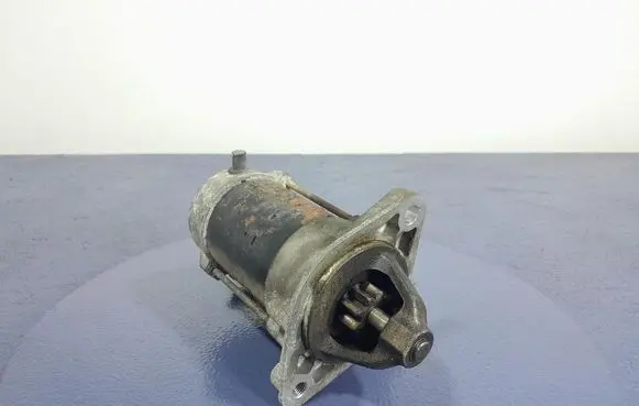 Toyota Avensis Verso Starter motor 28100-0D090
