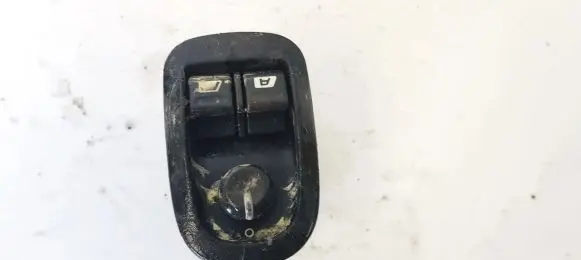 Wing mirror switch