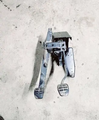 Volkswagen Transporter - Caravelle T4 Pedal assembly 701721315B