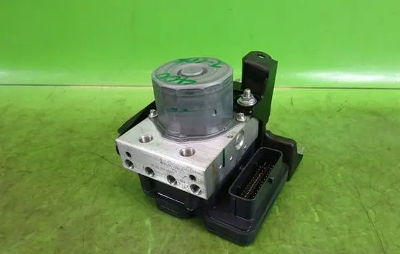 Infiniti Q30 ABS Pump A0914300000