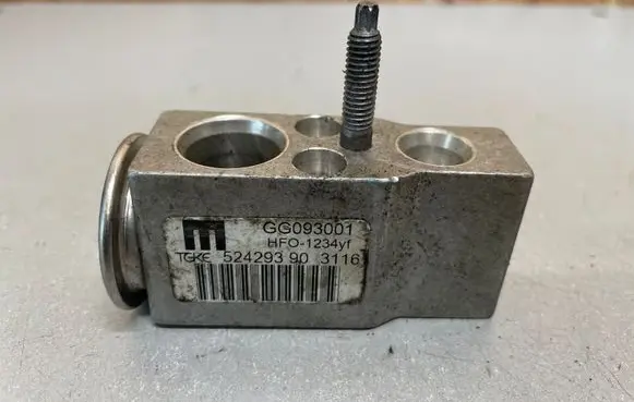 Audi A4 S4 B9 Air conditioning (A/C) expansion valve GG093001