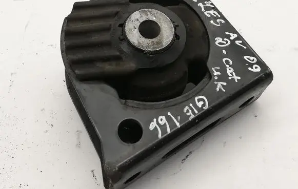 Toyota Avensis T270 Gearbox mount