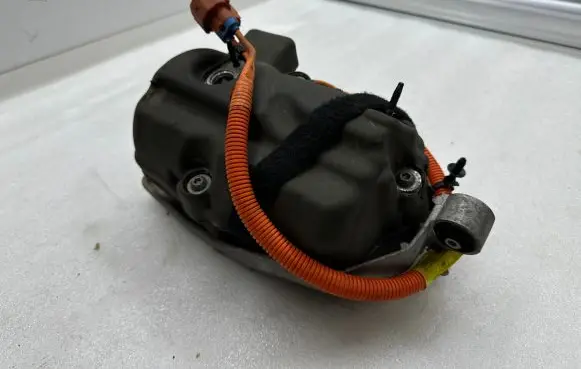 Tesla Model S Air conditioning (A/C) compressor (pump) 106336900D SA16D0100082 134881234