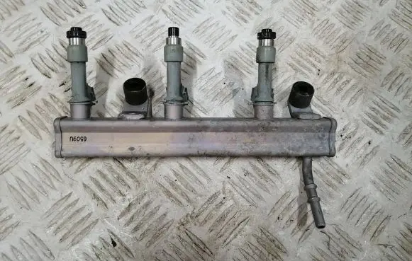 Citroen C1 Fuel injector 2325000030 2290628171