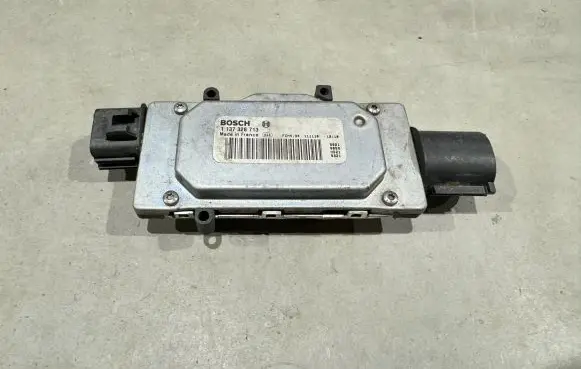 Volvo V40 Coolant fan relay 1137328713
