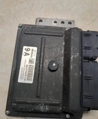 Nissan Micra C+C Engine control unit/module MEC37330