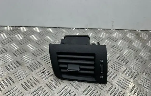 Lexus CT 200H Dashboard side air vent grill/cover trim 5566076020 5566176040