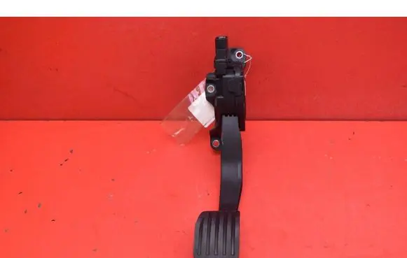 Ford S-MAX Accelerator throttle pedal 6G929F836JD
