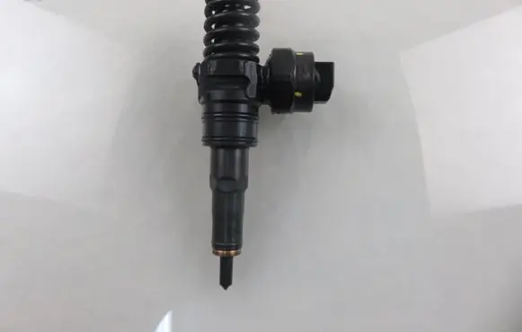 Audi A4 S4 B5 8D Fuel injector 0414720007 038130073F