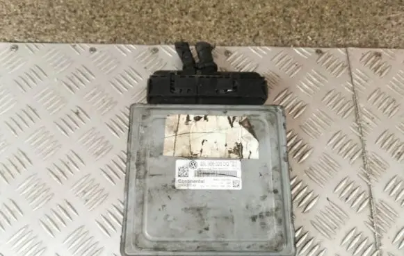 Volkswagen PASSAT B7 Engine control unit/module 03L906023DQ