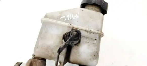 Brake fluid reservoir