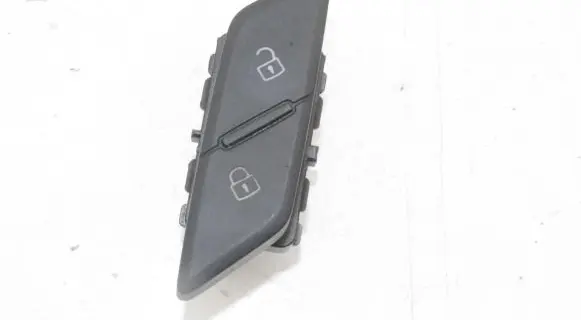 Audi A1 Central locking switch button 82C962108