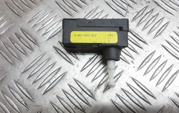 Ford Mondeo Mk III Headlight level adjustment motor 0307853307