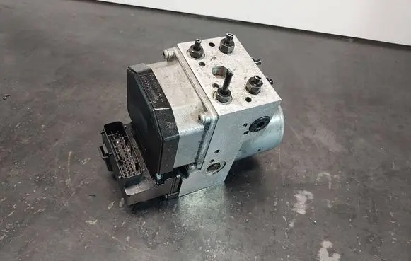 Volkswagen PASSAT B5 ABS Pump 8E0614111AH 0265220525 0273004358