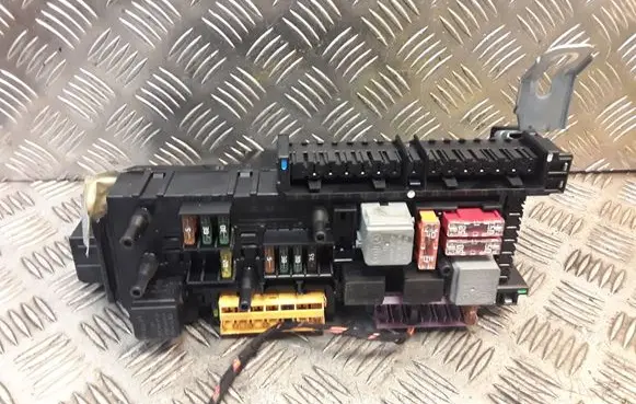 Mercedes-Benz E W212 Fuse box set 2125452832 2129000004