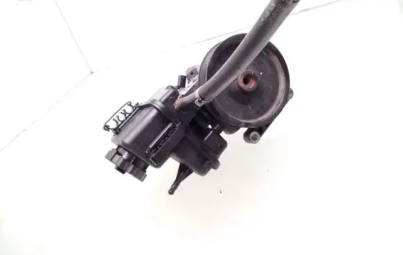 Mercedes-Benz E W212 Power steering pump A0064664701