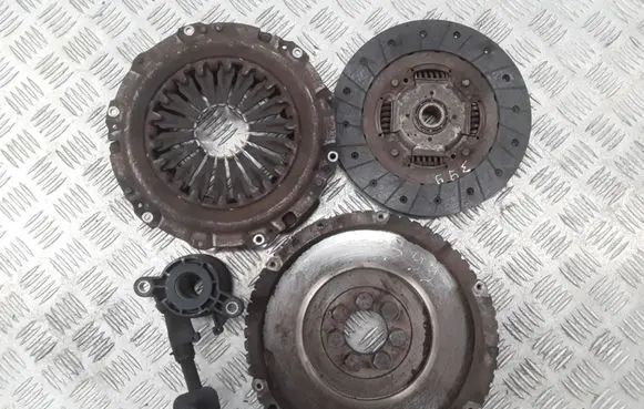 Nissan Almera N16 Clutch set kit 8200183704