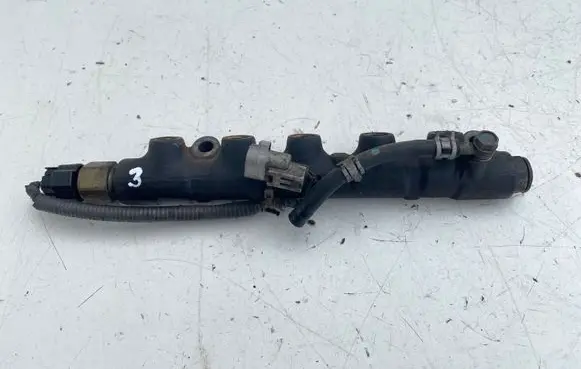 Toyota Avensis T220 Fuel main line pipe 8945812010