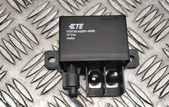 BMW X5 F15 Ignition relay 6901819