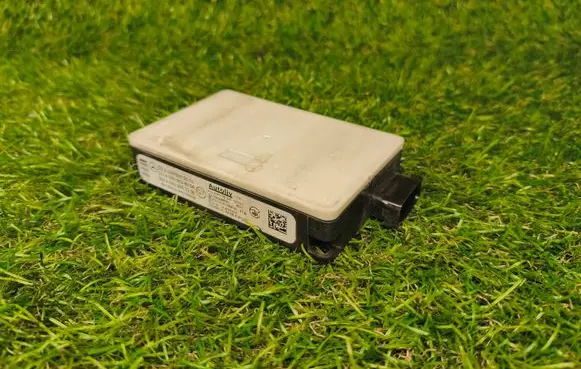 Mercedes-Benz C W205 Distronic sensor radar A0009050010 A0009051300 A0009024004