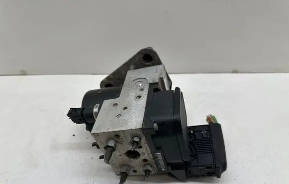 Mercedes-Benz Vaneo W414 ABS Pump A0044310912