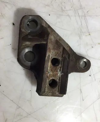 Volvo V70 Engine mounting bracket VOLVO9470819 9470819