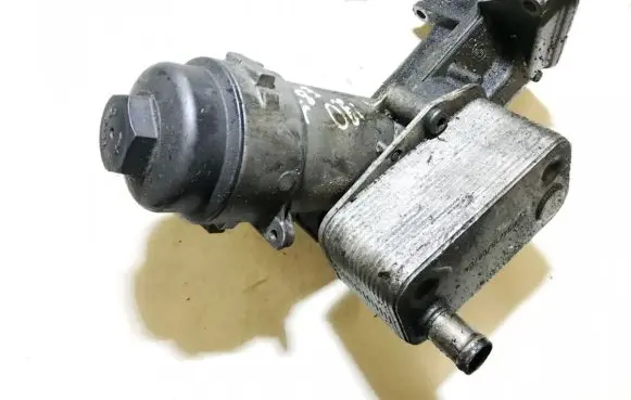 BMW 1 E81 E87 Engine oil radiator 7787072 6740373126