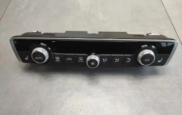 Audi A3 S3 8V Climate control unit 8V0820043Q 901561470004