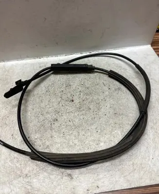 Audi A3 S3 A3 Sportback 8P Engine bonnet/hood lock release cable 8P0823535C