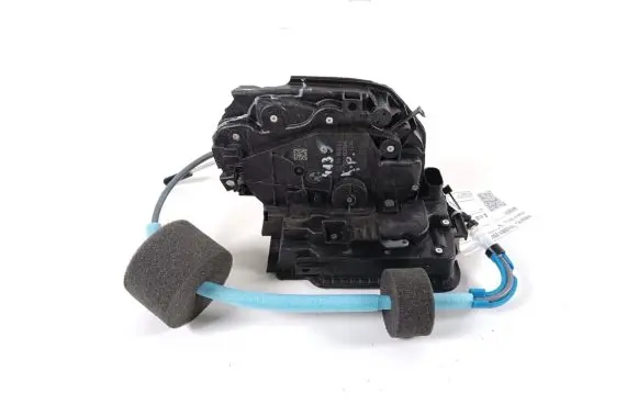BMW X3 G01 Front door lock 9492091