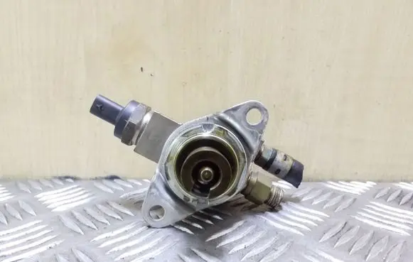 Volkswagen Golf Plus Fuel injection high pressure pump 9Y23080520257 030127026D