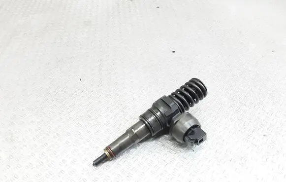 Volkswagen Caddy Fuel injector 038130073BN 0414720313