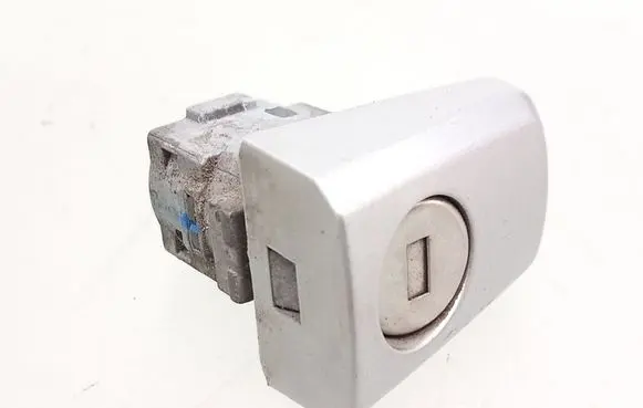 Opel Astra H Front door lock (next to the handle) 24463527