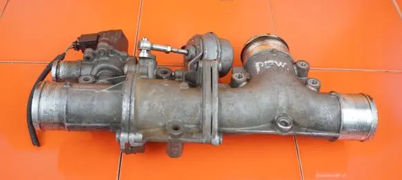 Jaguar XF X250 EGR thermostat 1043806S02 306DT