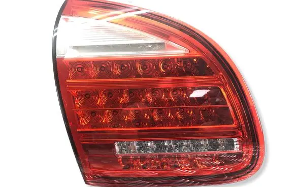 Porsche Cayenne (92A) Tailgate rear/tail lights 89090773 7P5945093M