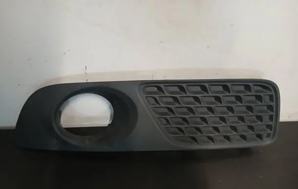 Volvo V70 Front fog light trim/grill 30678640 BP3ED