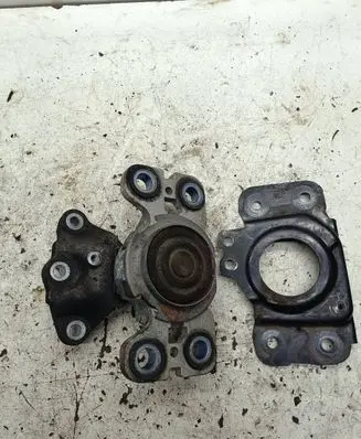 Volvo XC60 Engine mount bracket C9H7A