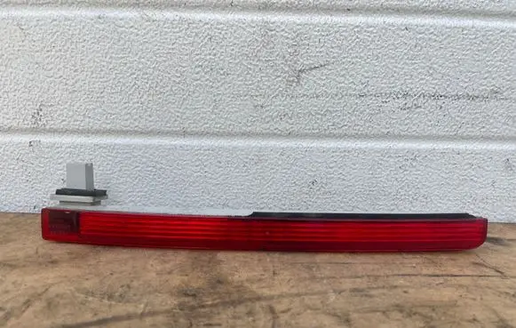 Mercedes-Benz E W211 Third/center stoplight A2118200256 2DA008625