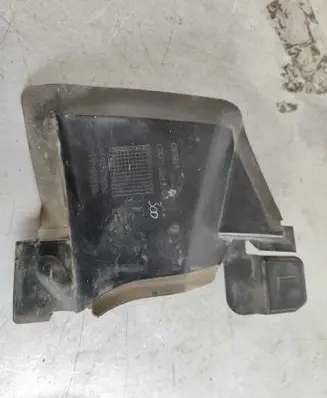 Jaguar XE Intercooler air channel guide T2H5922