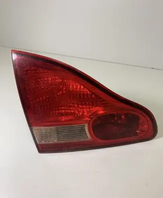 Toyota Avensis T250 Tailgate rear/tail lights 7654