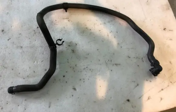 Jaguar XJ X351 Engine coolant pipe/hose AW938D050AB AW938D050