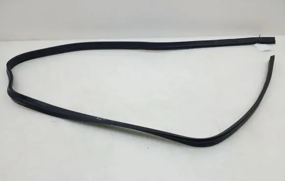 Mercedes-Benz CLS C219 Engine compartment rubber A2116280398