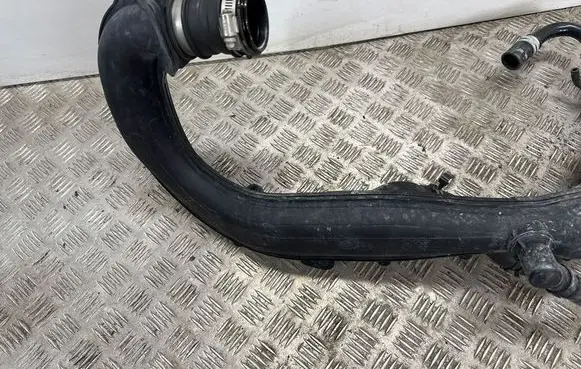 Ford Fusion II Intercooler hose/pipe DS739C623G