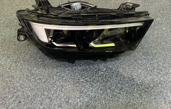 Opel Astra L Headlight/headlamp 9855316680