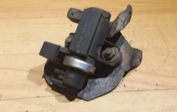 BMW 5 E39 Turbo solenoid valve 72279600