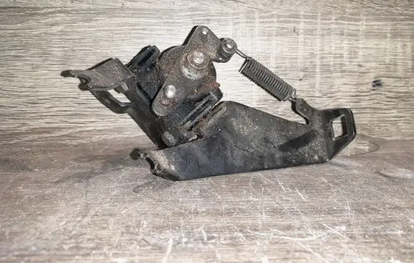 Mercedes-Benz E W210 Accelerator throttle pedal A0125423317